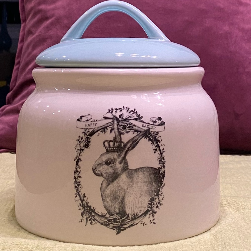 Arlington Designs Happy Easter cookie jar with lid